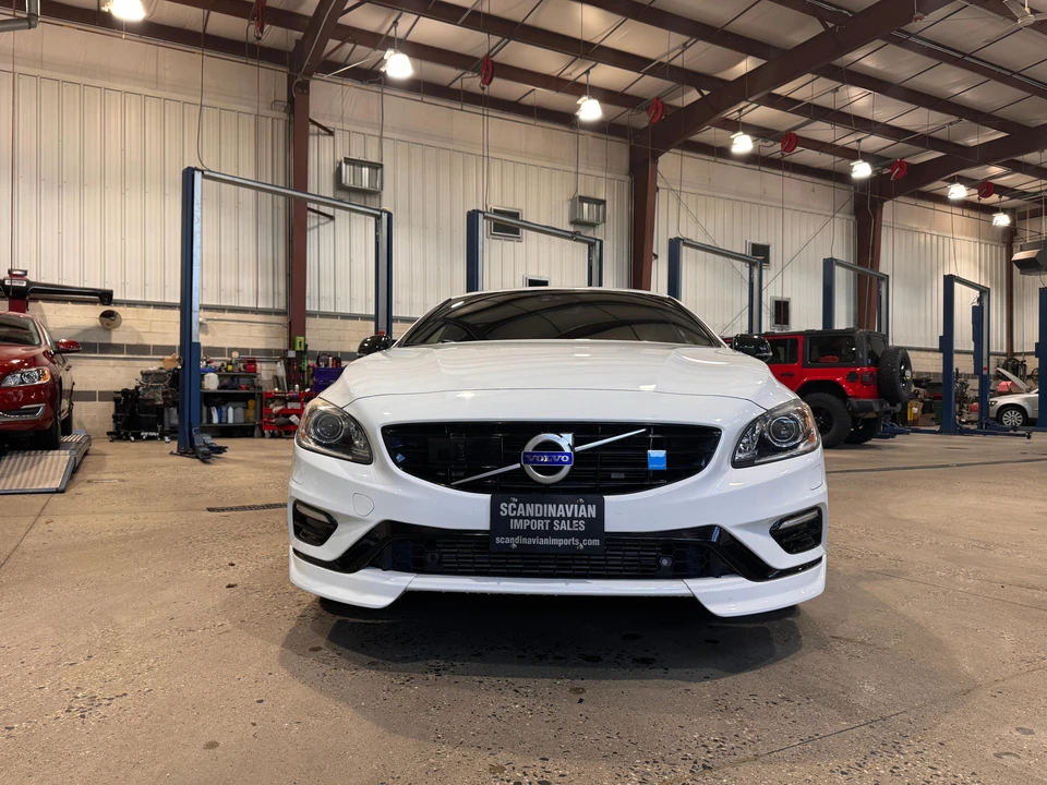 2017 Volvo V60 1st Gen - Image 10 of 31