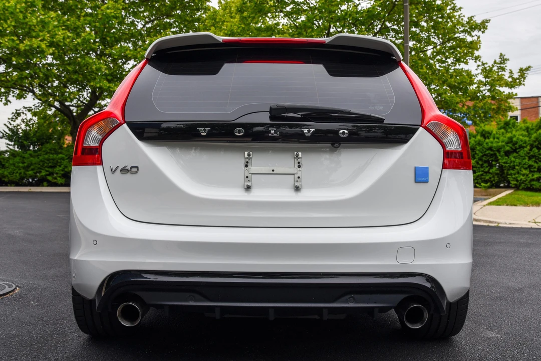 2017 Volvo V60 1st Gen - Image 5 of 31