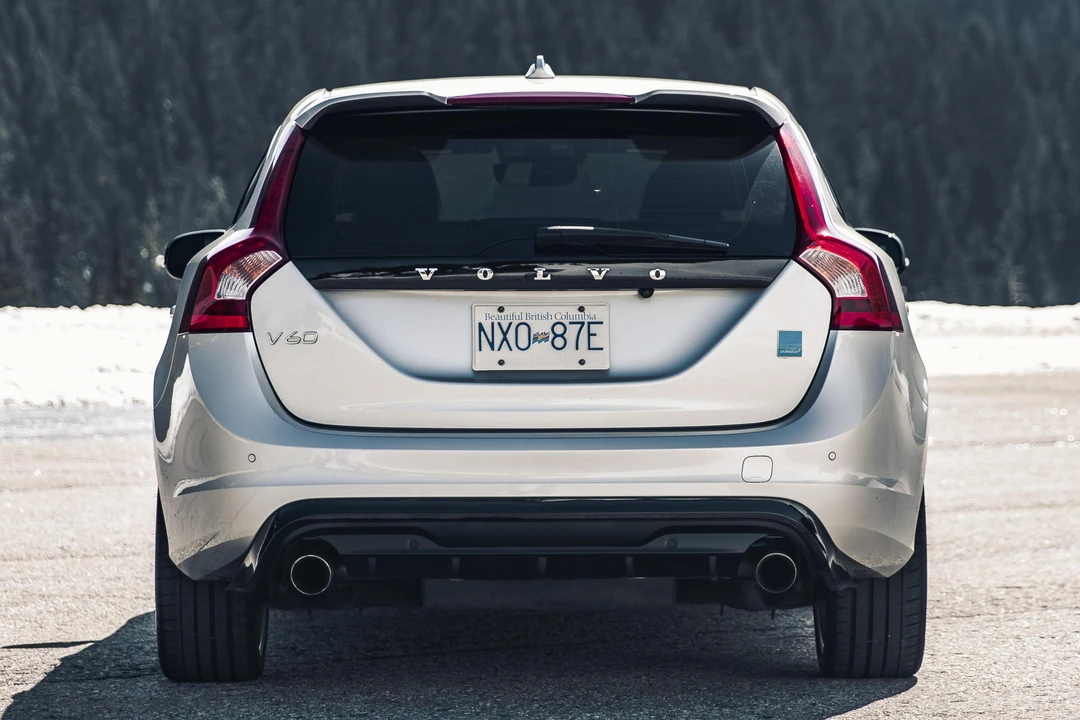 2017 Volvo V60 1st Gen - Image 5 of 31