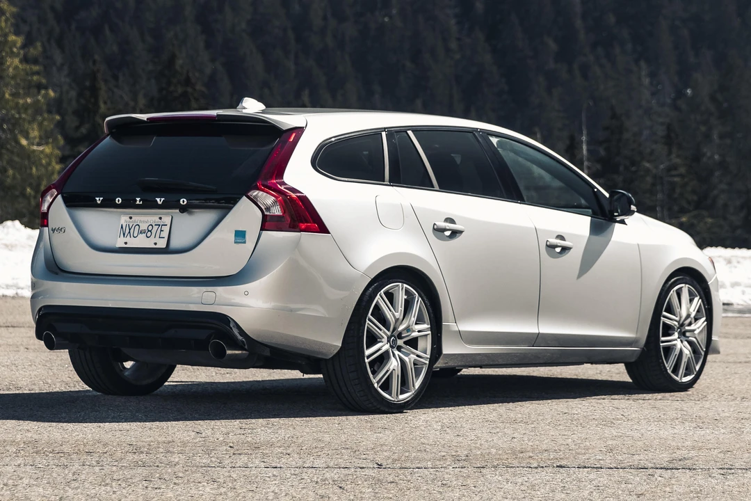 2017 Volvo V60 1st Gen - Image 4 of 31
