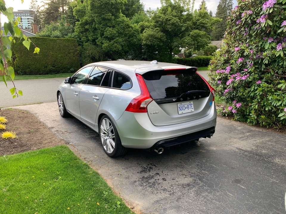 2017 Volvo V60 1st Gen - Image 14 of 31