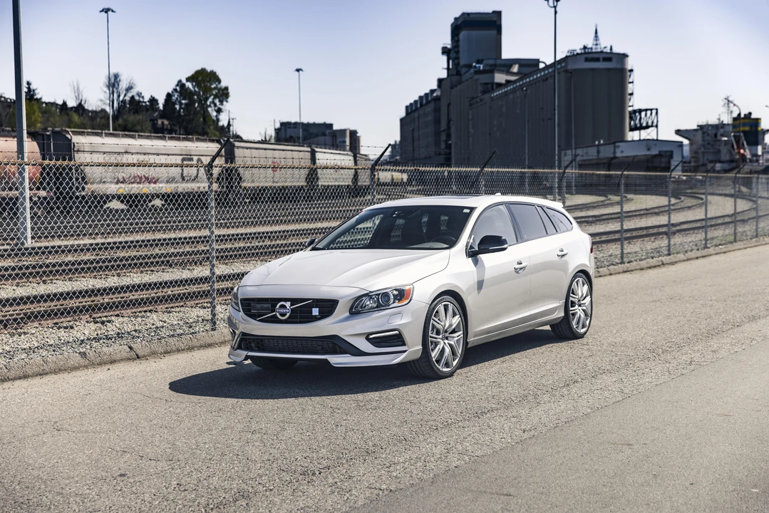 2017 Volvo V60 1st Gen - Image 8 of 31