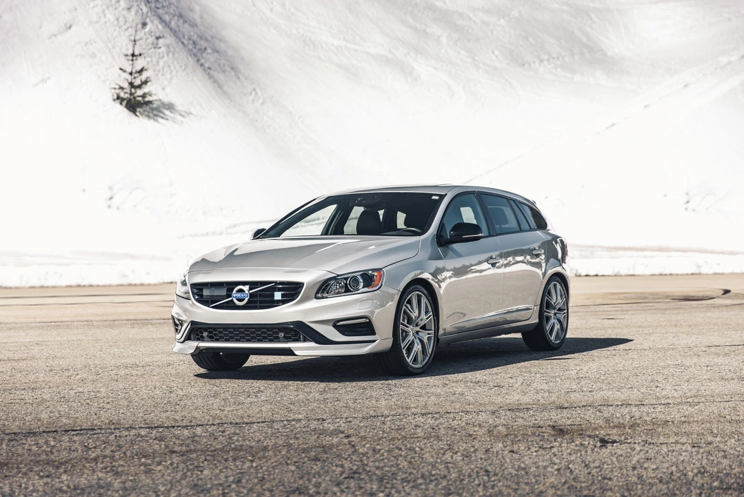 2017 Volvo V60 1st Gen - Image 10 of 31