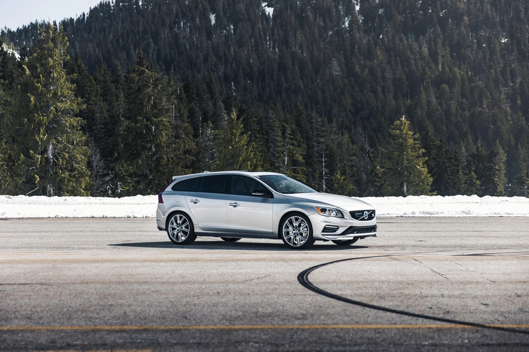 2017 Volvo V60 1st Gen - Image 21 of 31