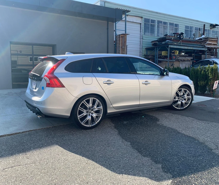 2017 Volvo V60 1st Gen - Image 18 of 31