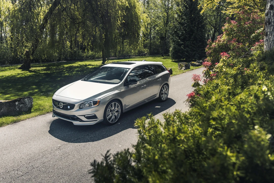 2017 Volvo V60 1st Gen - Image 7 of 31