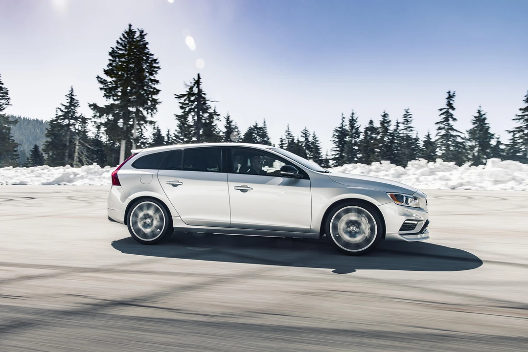 2017 Volvo V60 1st Gen - Image 20 of 31