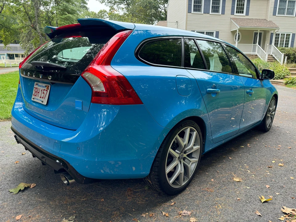 2017 Volvo V60 1st Gen - Image 12 of 31