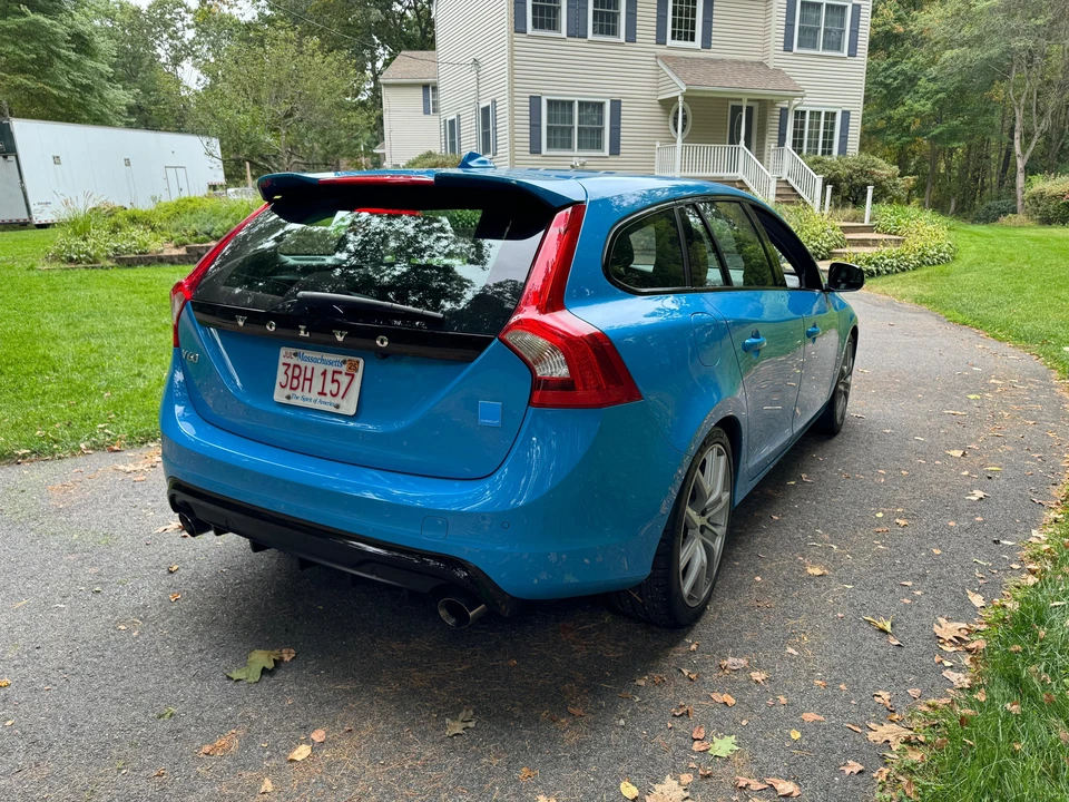 2017 Volvo V60 1st Gen - Image 11 of 31