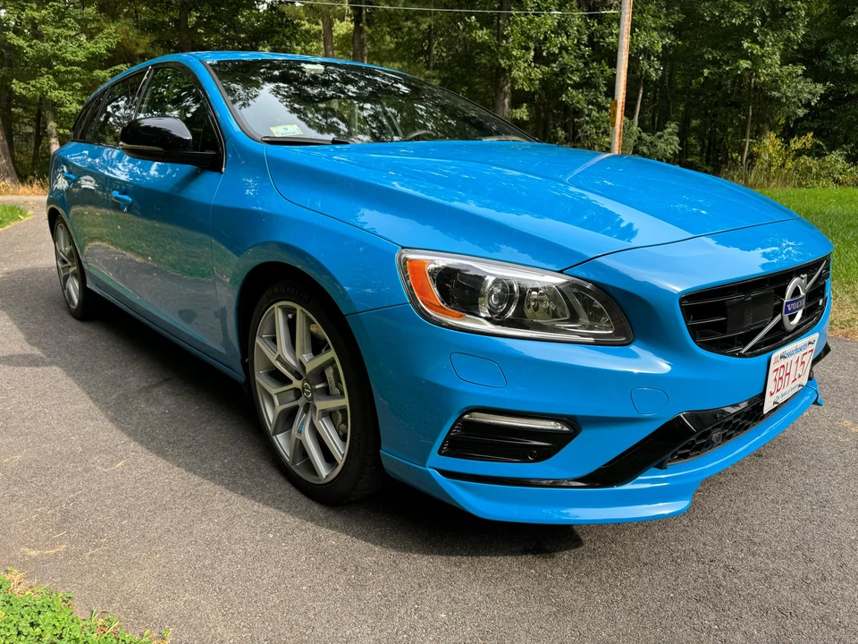 2017 Volvo V60 1st Gen - Image 15 of 31