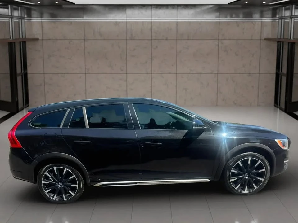 2017 Volvo V60 1st Gen - Image 6 of 19