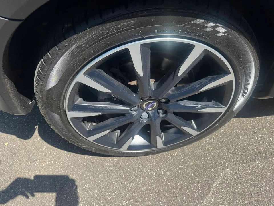 2017 Volvo V60 1st Gen - Image 11 of 19