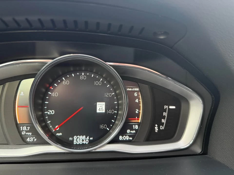 2017 Volvo V60 1st Gen - Image 5 of 9