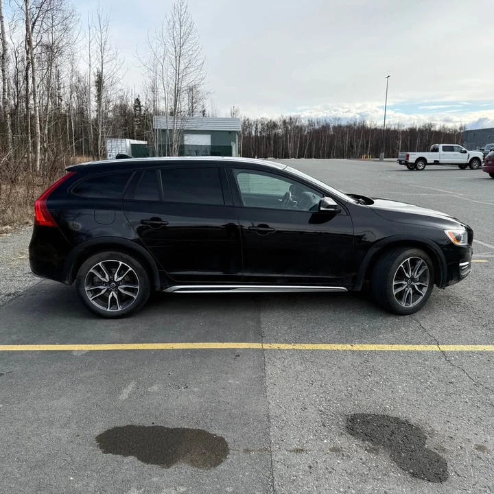 2017 Volvo V60 1st Gen - Image 2 of 9