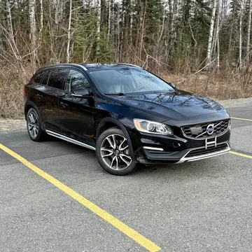 2017 Volvo V60 T5 Cross Country Platinum Wagon 4D