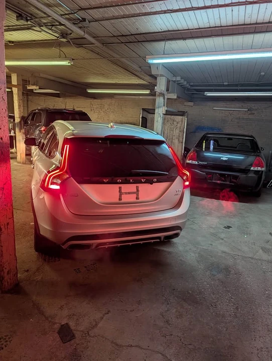 2017 Volvo V60 1st Gen - Image 5 of 14