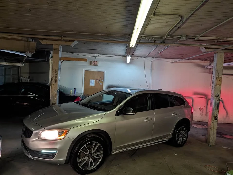 2017 Volvo V60 1st Gen - Image 4 of 14