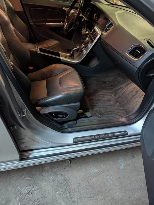 2017 Volvo V60 1st Gen - Image 7 of 14