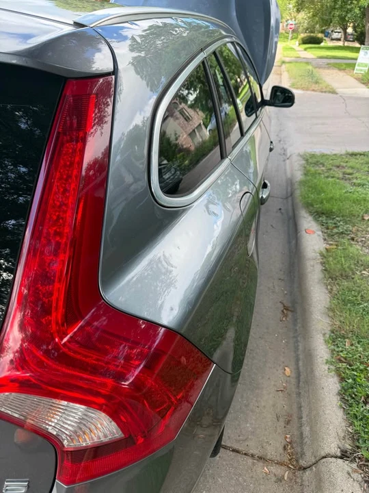 2017 Volvo V60 1st Gen - Image 16 of 19