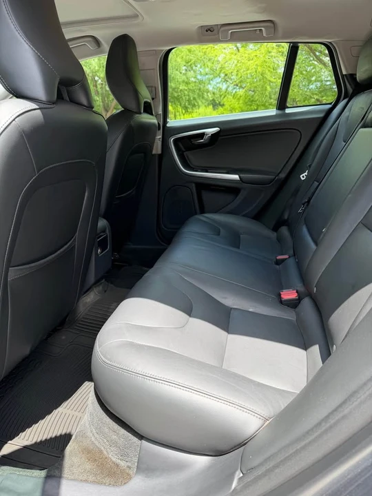 2017 Volvo V60 1st Gen - Image 9 of 19