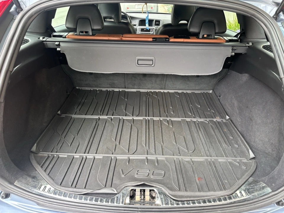 2017 Volvo V60 1st Gen - Image 13 of 18