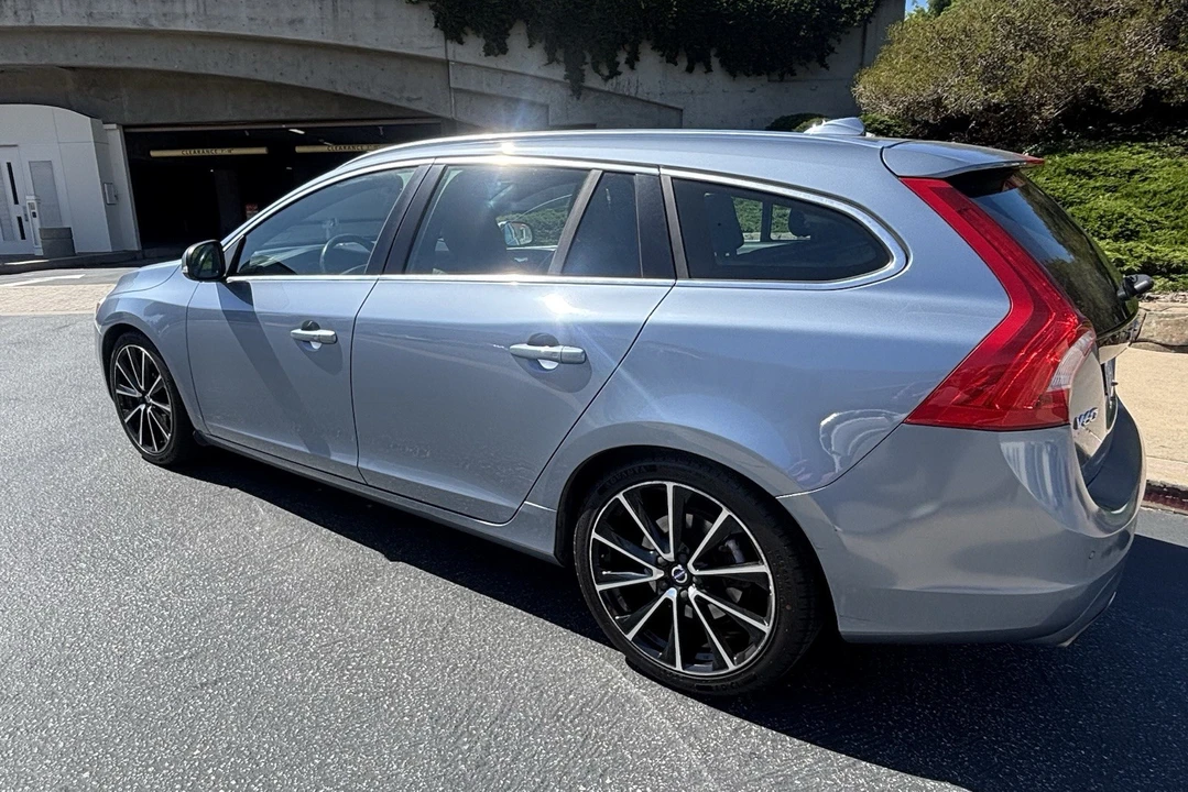 2017 Volvo V60 1st Gen - Image 2 of 18