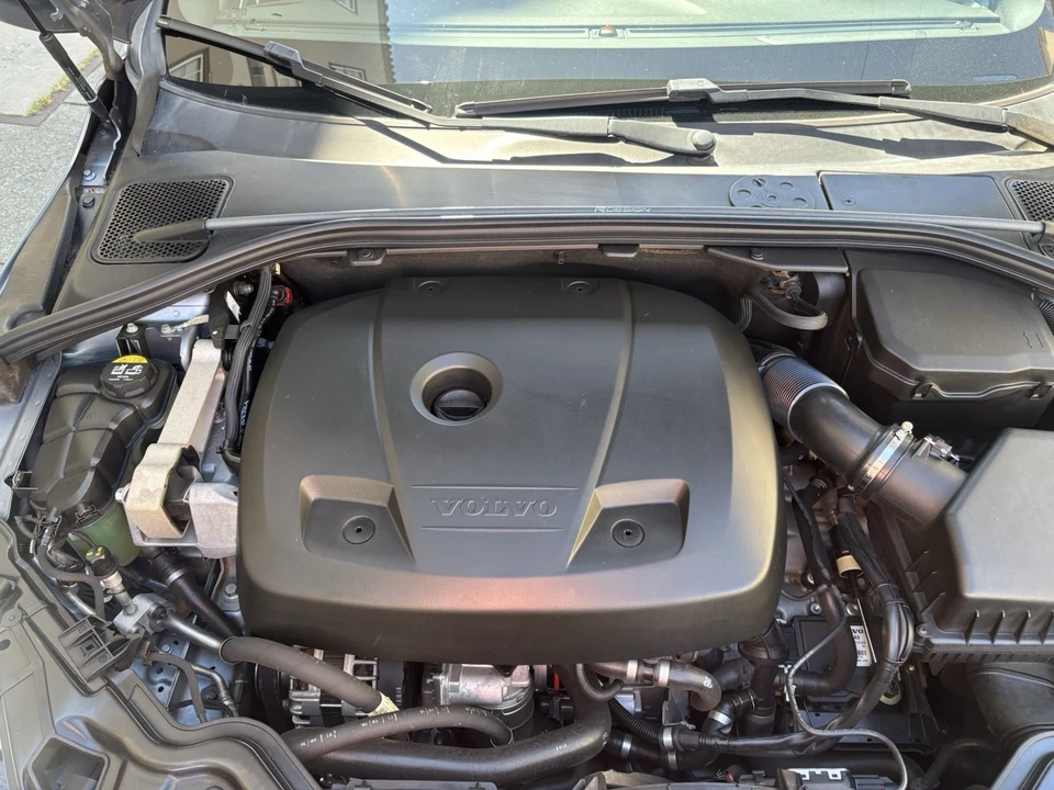 2017 Volvo V60 1st Gen - Image 8 of 18
