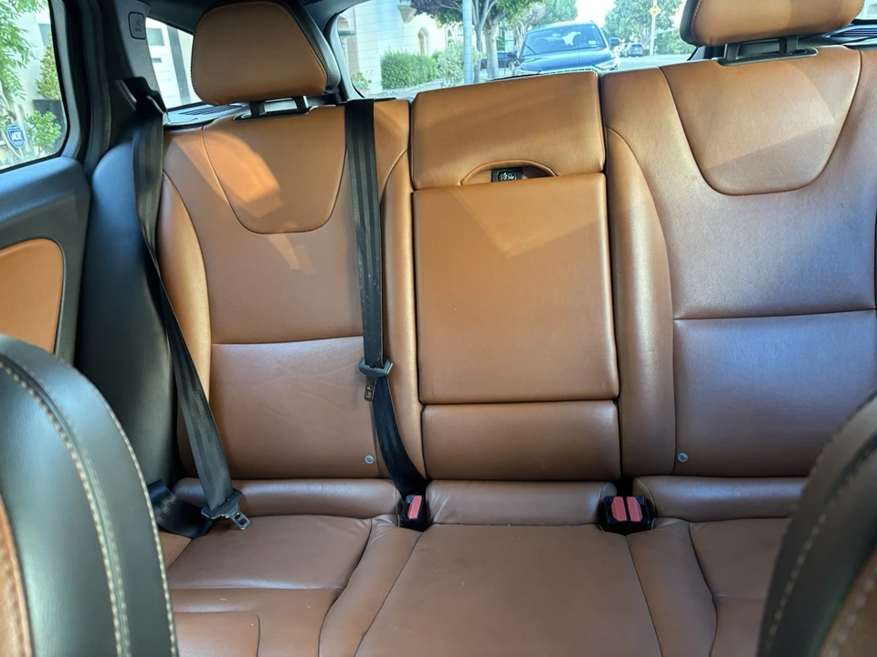 2017 Volvo V60 1st Gen - Image 9 of 18