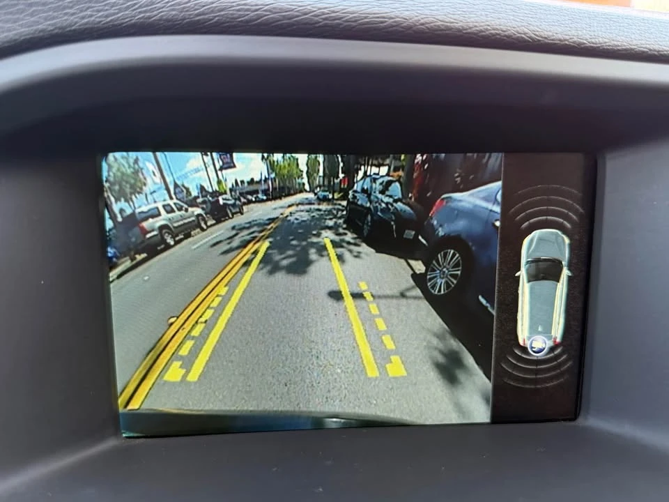 2017 Volvo V60 1st Gen - Image 12 of 16