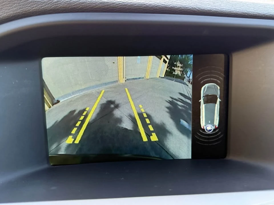 2017 Volvo V60 1st Gen - Image 13 of 16