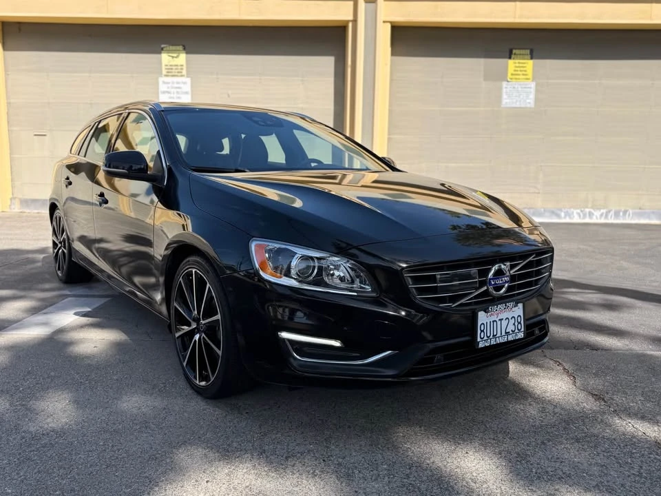 2017 Volvo V60 1st Gen - Image 2 of 16