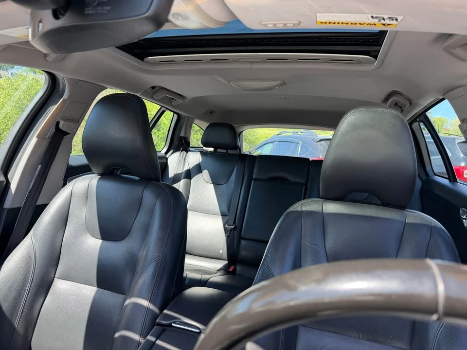 2017 Volvo V60 1st Gen - Image 19 of 21