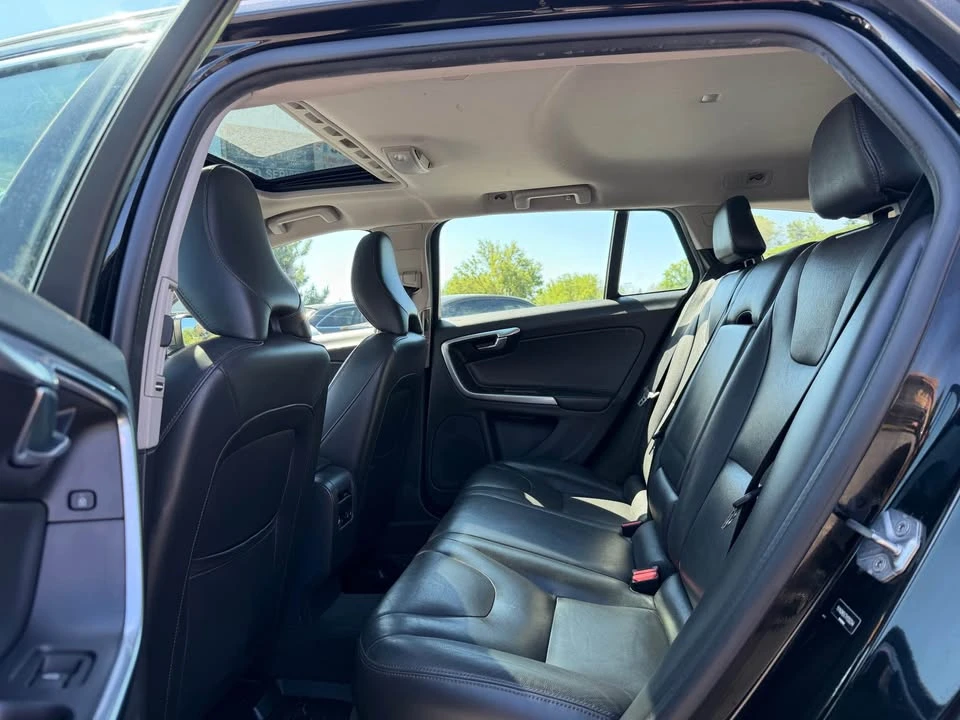 2017 Volvo V60 1st Gen - Image 13 of 21