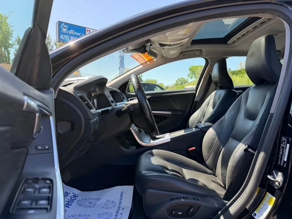 2017 Volvo V60 1st Gen - Image 12 of 21