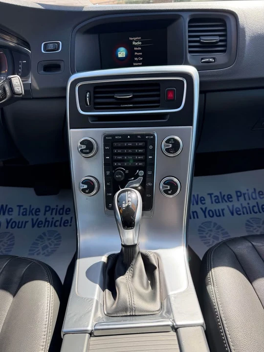 2017 Volvo V60 1st Gen - Image 16 of 21