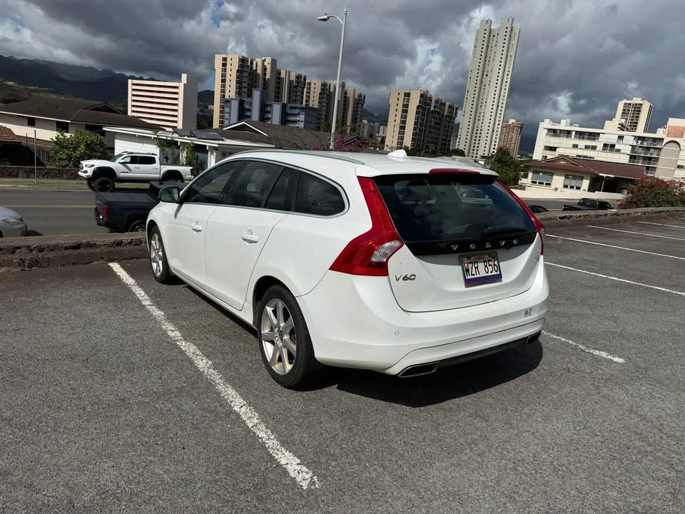 2017 Volvo V60 1st Gen - Image 5 of 13
