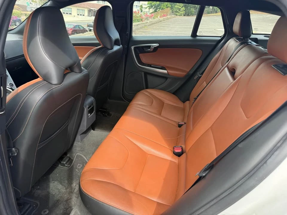 2017 Volvo V60 1st Gen - Image 10 of 13