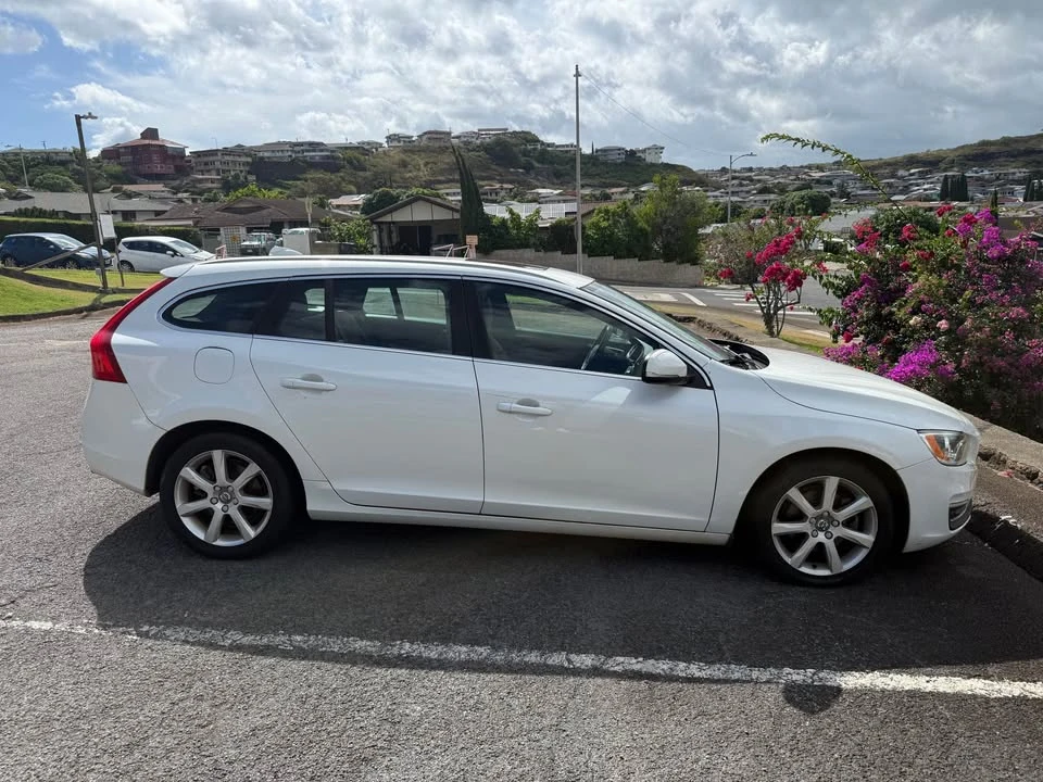 2017 Volvo V60 1st Gen - Image 3 of 13