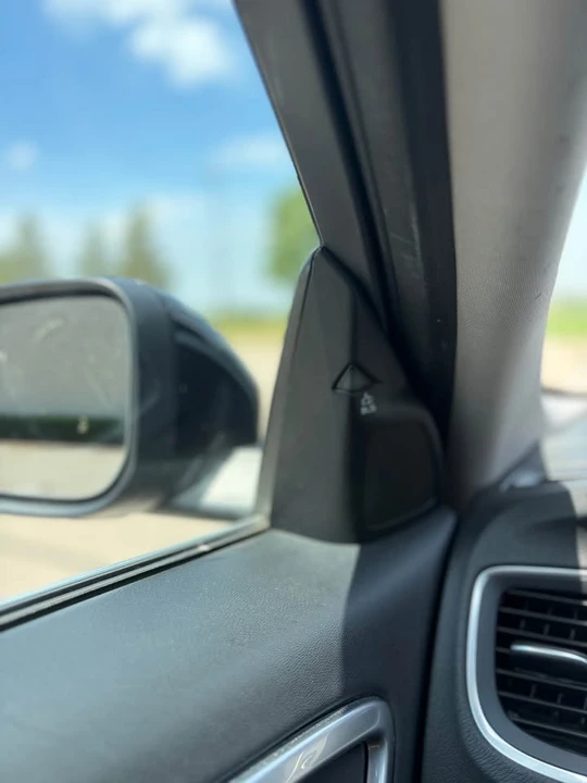 2017 Volvo V60 1st Gen - Image 14 of 14