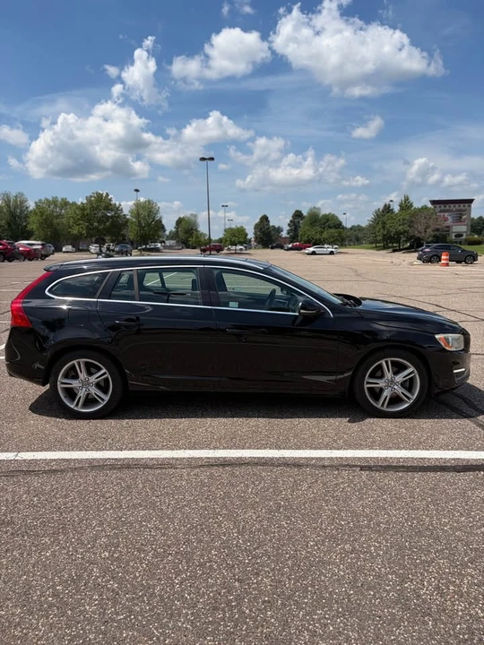 2017 Volvo V60 1st Gen - Image 4 of 14