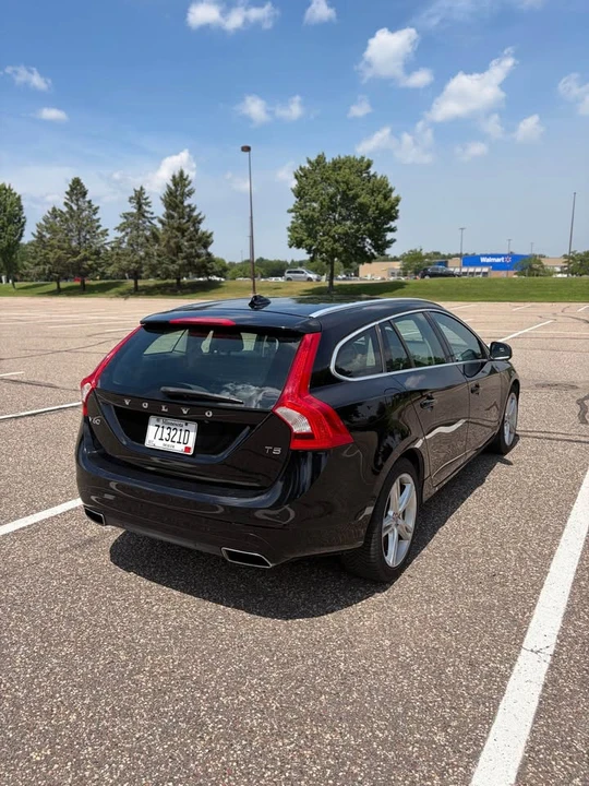 2017 Volvo V60 1st Gen - Image 5 of 14