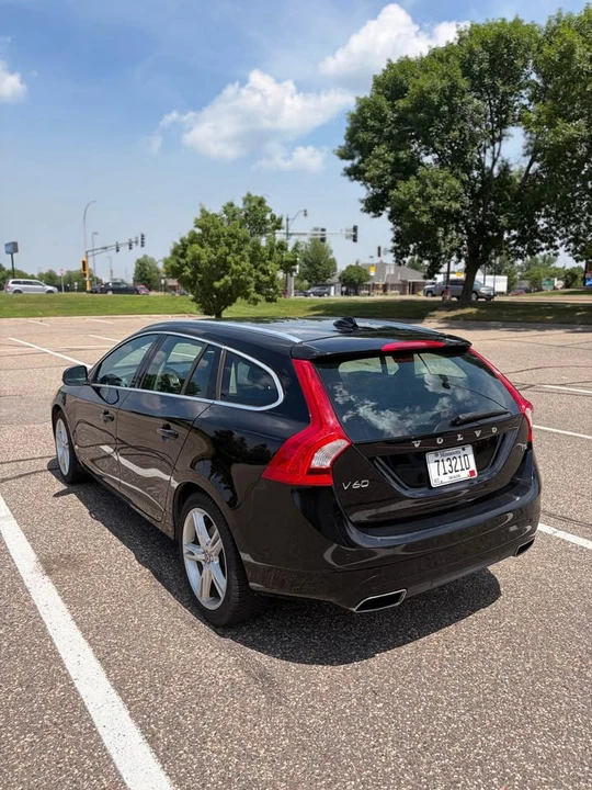 2017 Volvo V60 1st Gen - Image 7 of 14