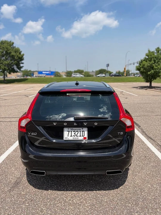 2017 Volvo V60 1st Gen - Image 6 of 14