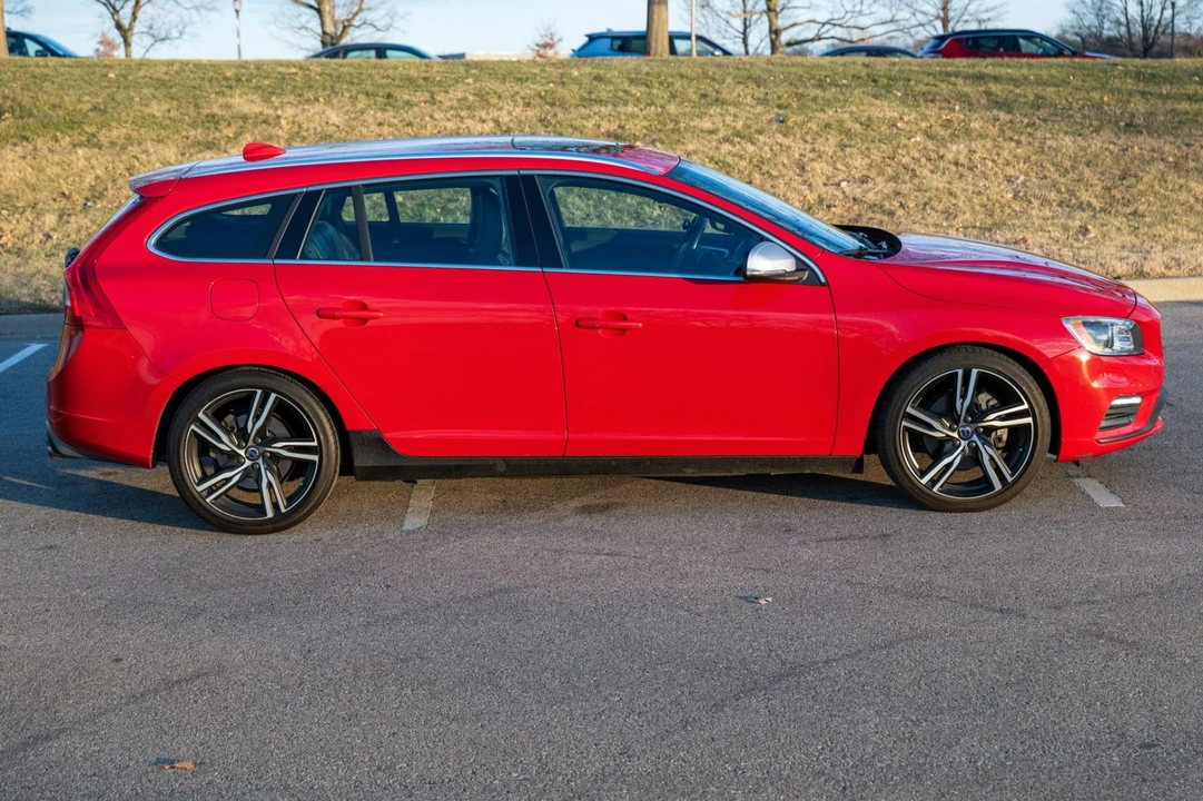 2017 Volvo V60 1st Gen - Image 3 of 7