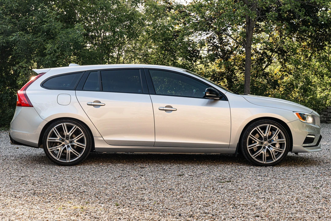 2017 Volvo V60 1st Gen - Image 3 of 31