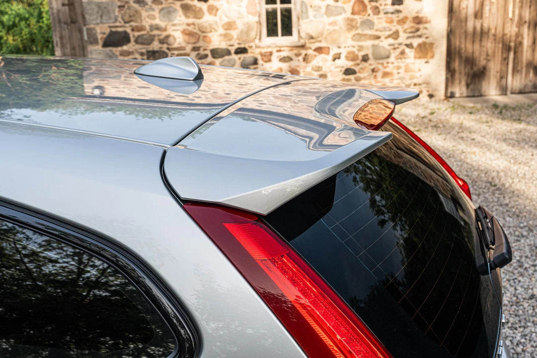 2017 Volvo V60 1st Gen - Image 26 of 31
