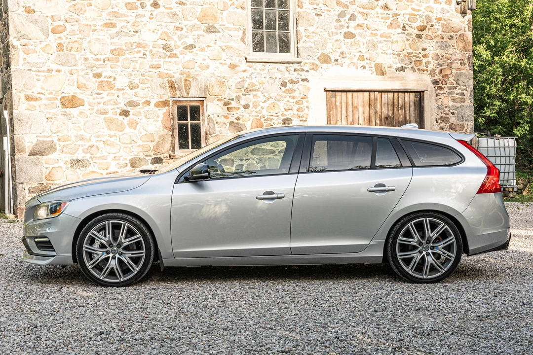 2017 Volvo V60 1st Gen - Image 7 of 31
