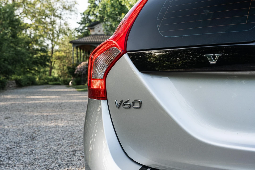 2017 Volvo V60 1st Gen - Image 28 of 31
