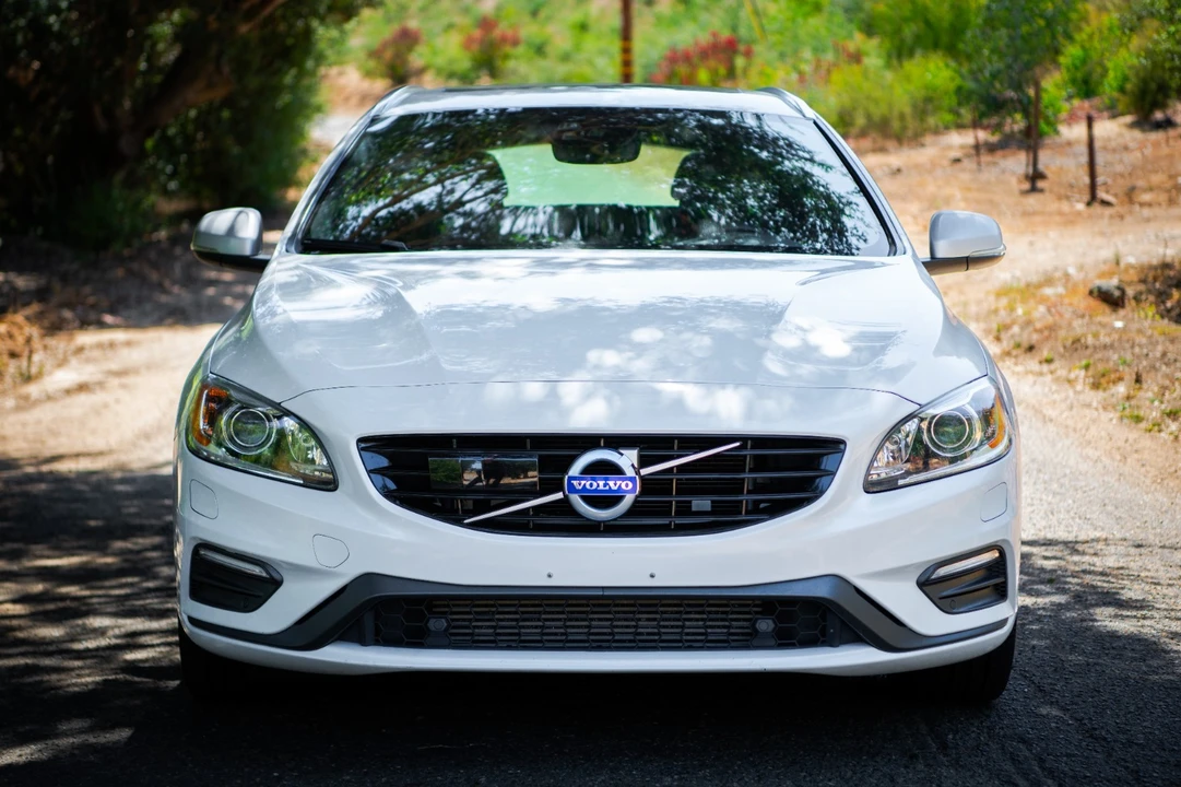 2017 Volvo V60 1st Gen - Image 4 of 23