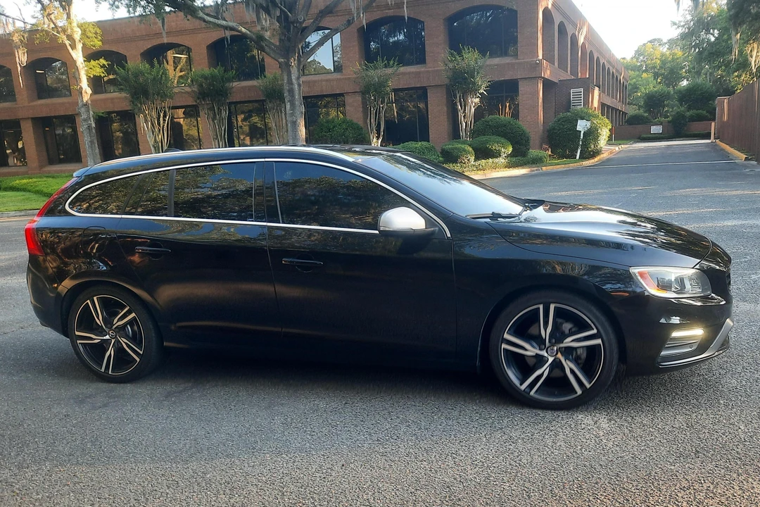 2017 Volvo V60 1st Gen - Image 3 of 31